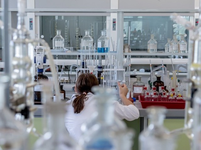 BTS métiers de la chimie : une porte ouverte vers un avenir prometteur